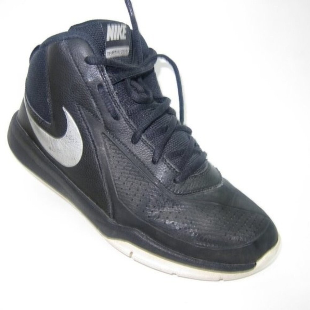 Nike Team Hustle D7 Basketball Black Sneakers 7Y